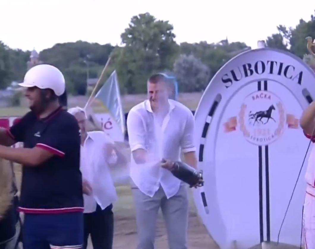 开云应用-约基奇刷新世界纪录，丁俊晖教练激动落泪！的简单介绍