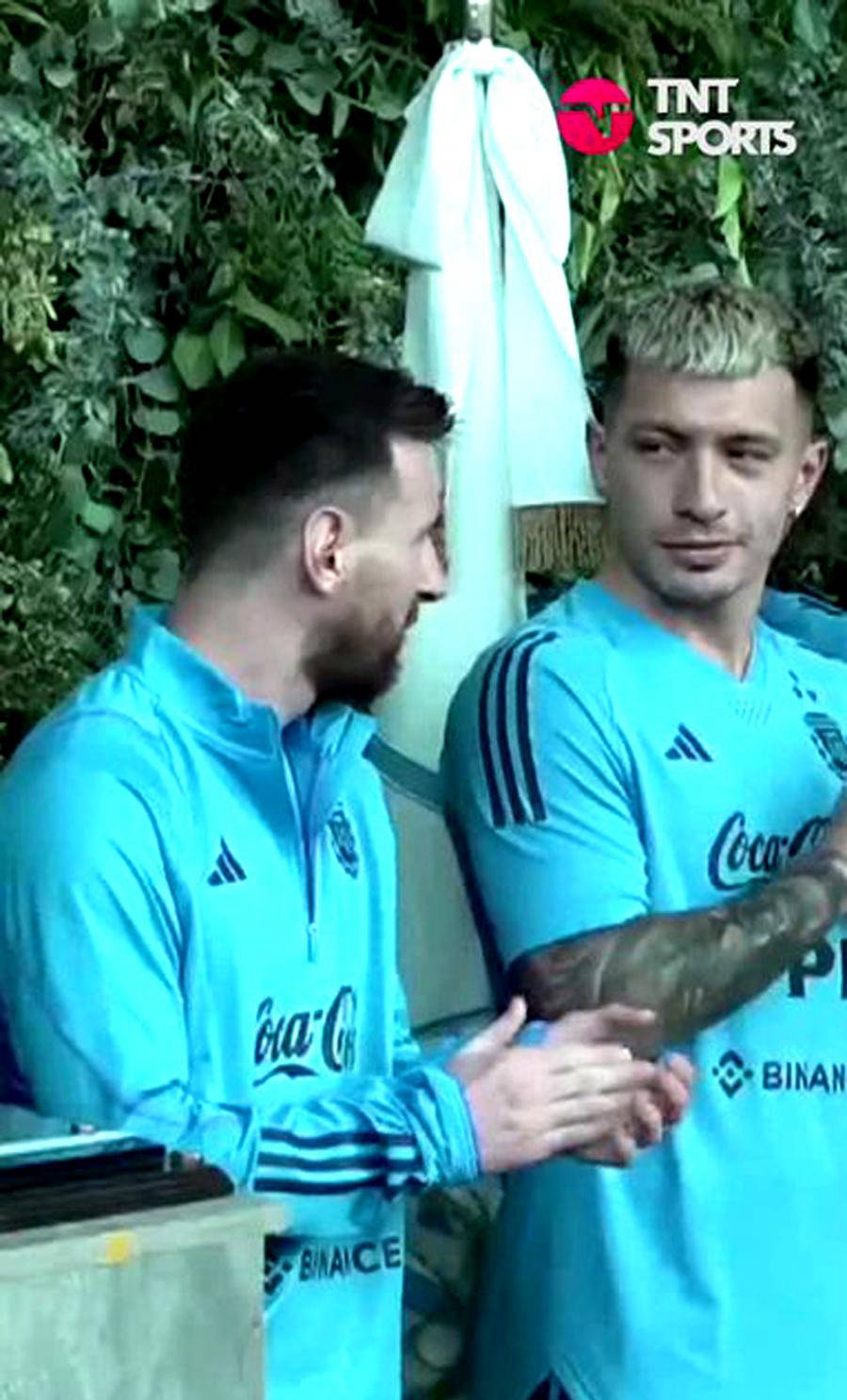 开云体验-梅西与30激战曼联分钟，败北胜负难料！，库里焦点对战赢得满堂喝彩的简单介绍